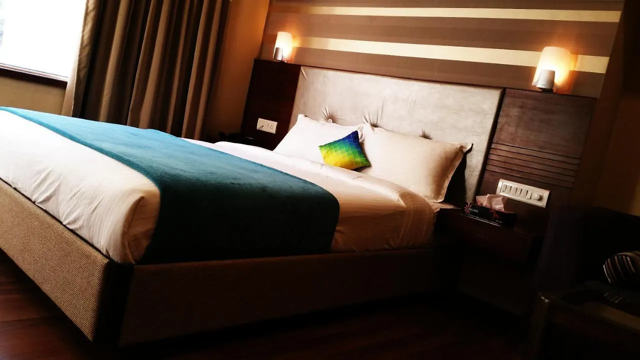 Hotel Qualia Suites At Delhi Airport New Delhi Bed & Breakfast